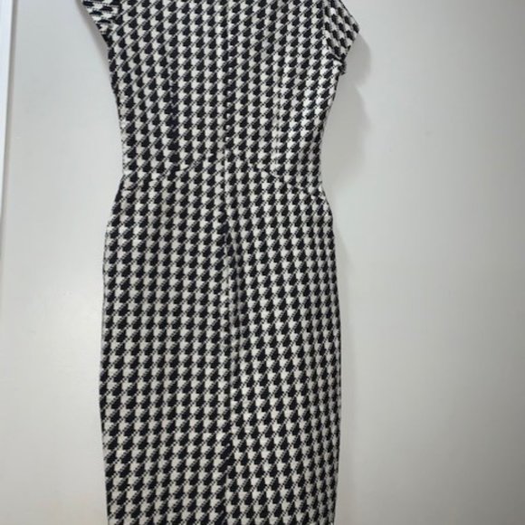 HOUNDSTOOTH BLACK AND WHITE MIDI DRESS - Picture 4 of 4